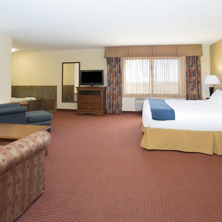 Holiday Inn Express Hotel & Suites Las Vegas By Ihg Exterior photo