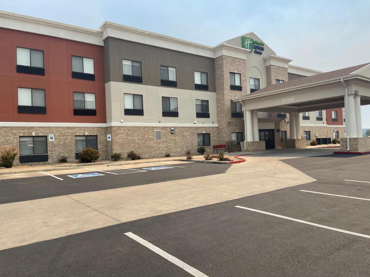 Holiday Inn Express Hotel & Suites Las Vegas By Ihg Exterior photo
