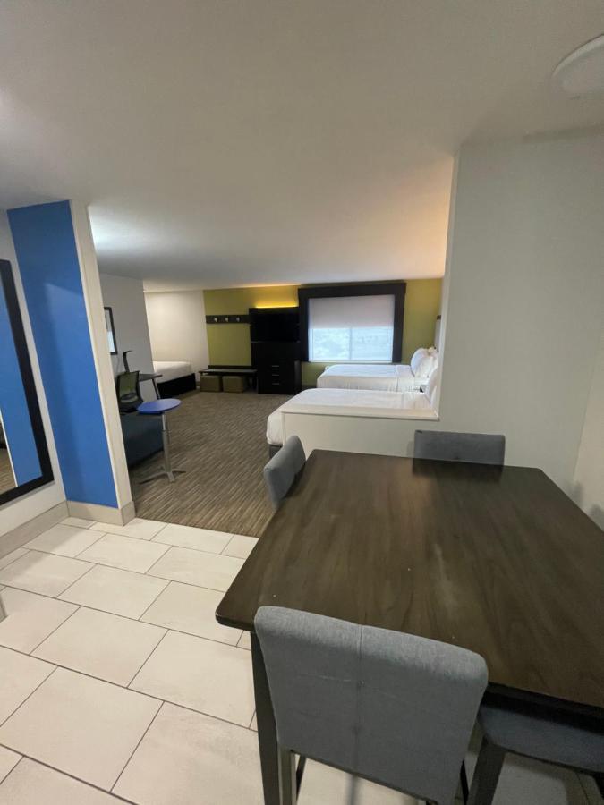 Holiday Inn Express Hotel & Suites Las Vegas By Ihg Exterior photo
