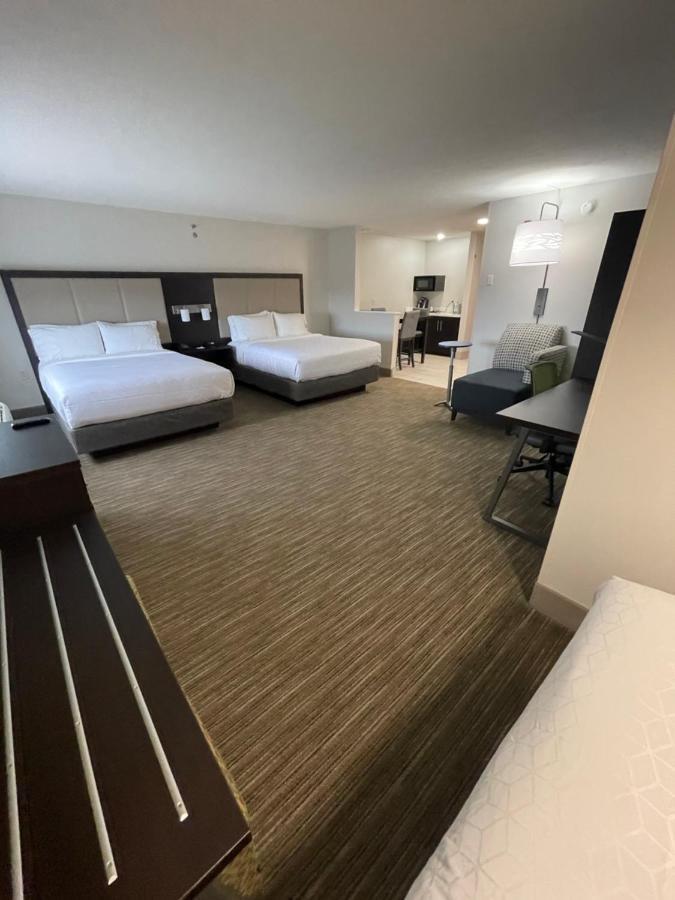 Holiday Inn Express Hotel & Suites Las Vegas By Ihg Exterior photo