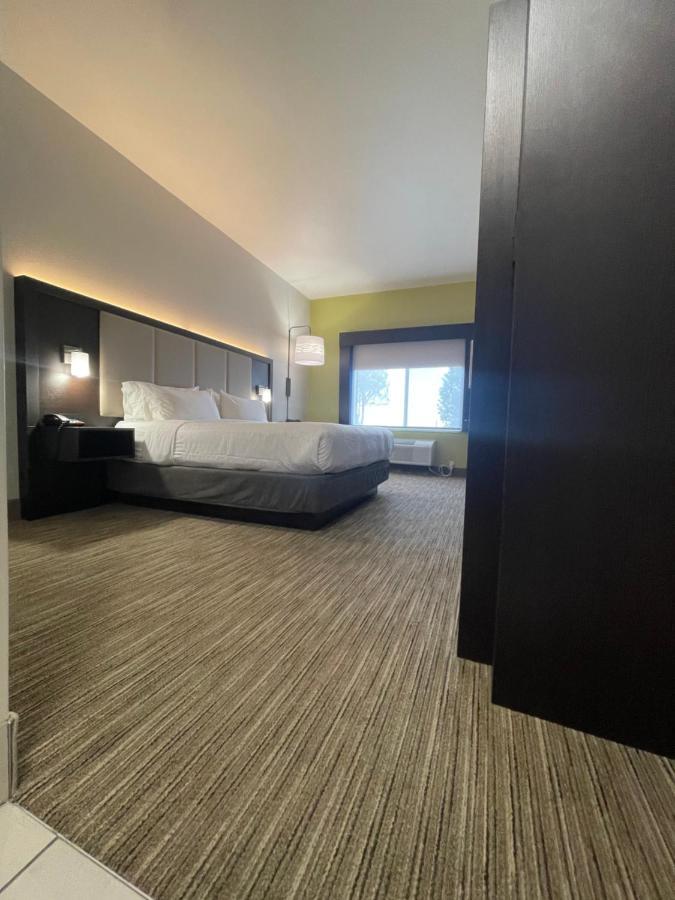 Holiday Inn Express Hotel & Suites Las Vegas By Ihg Exterior photo