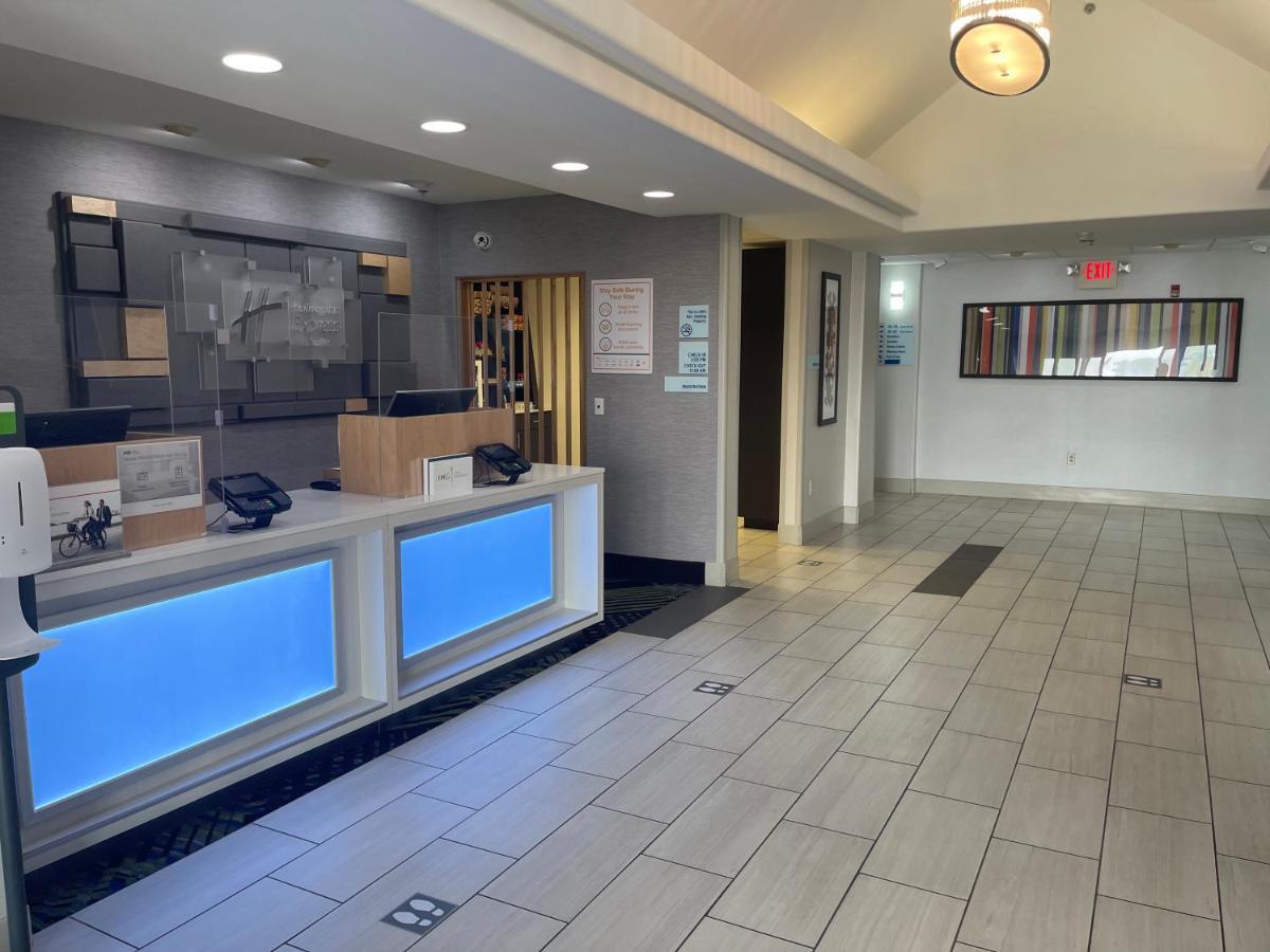 Holiday Inn Express Hotel & Suites Las Vegas By Ihg Exterior photo