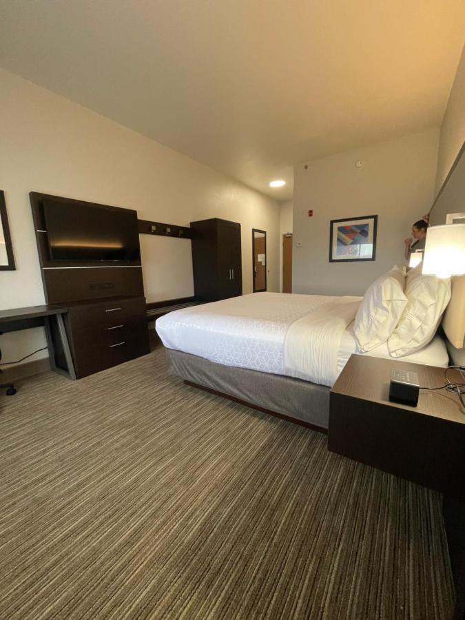 Holiday Inn Express Hotel & Suites Las Vegas By Ihg Exterior photo