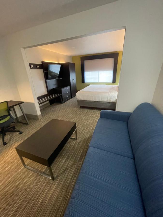 Holiday Inn Express Hotel & Suites Las Vegas By Ihg Exterior photo