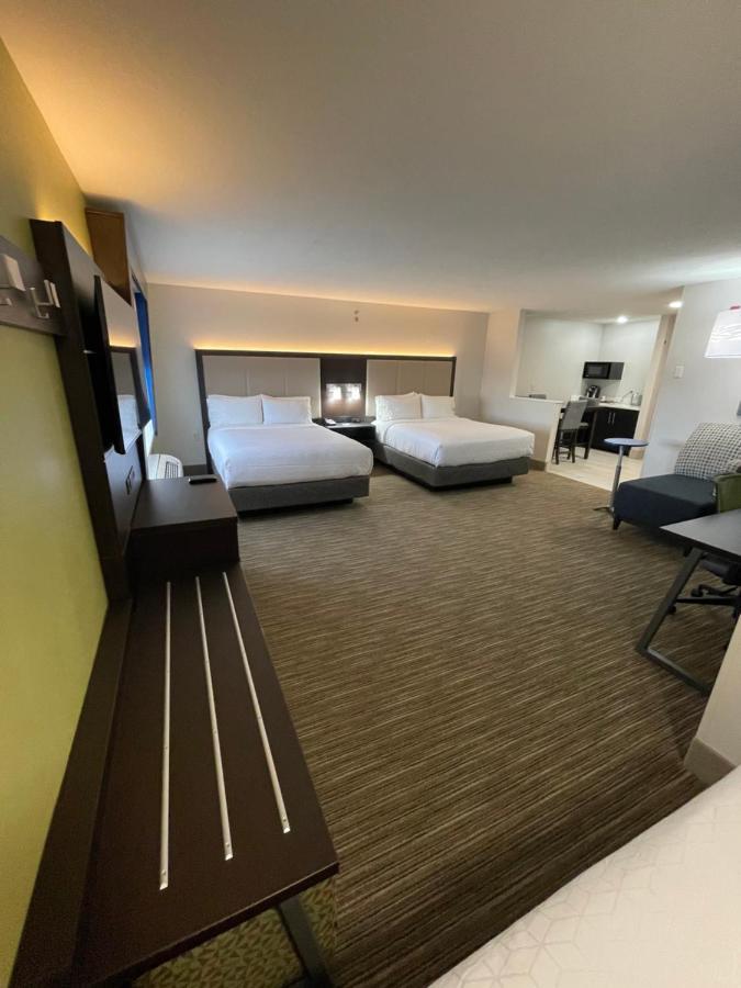 Holiday Inn Express Hotel & Suites Las Vegas By Ihg Exterior photo